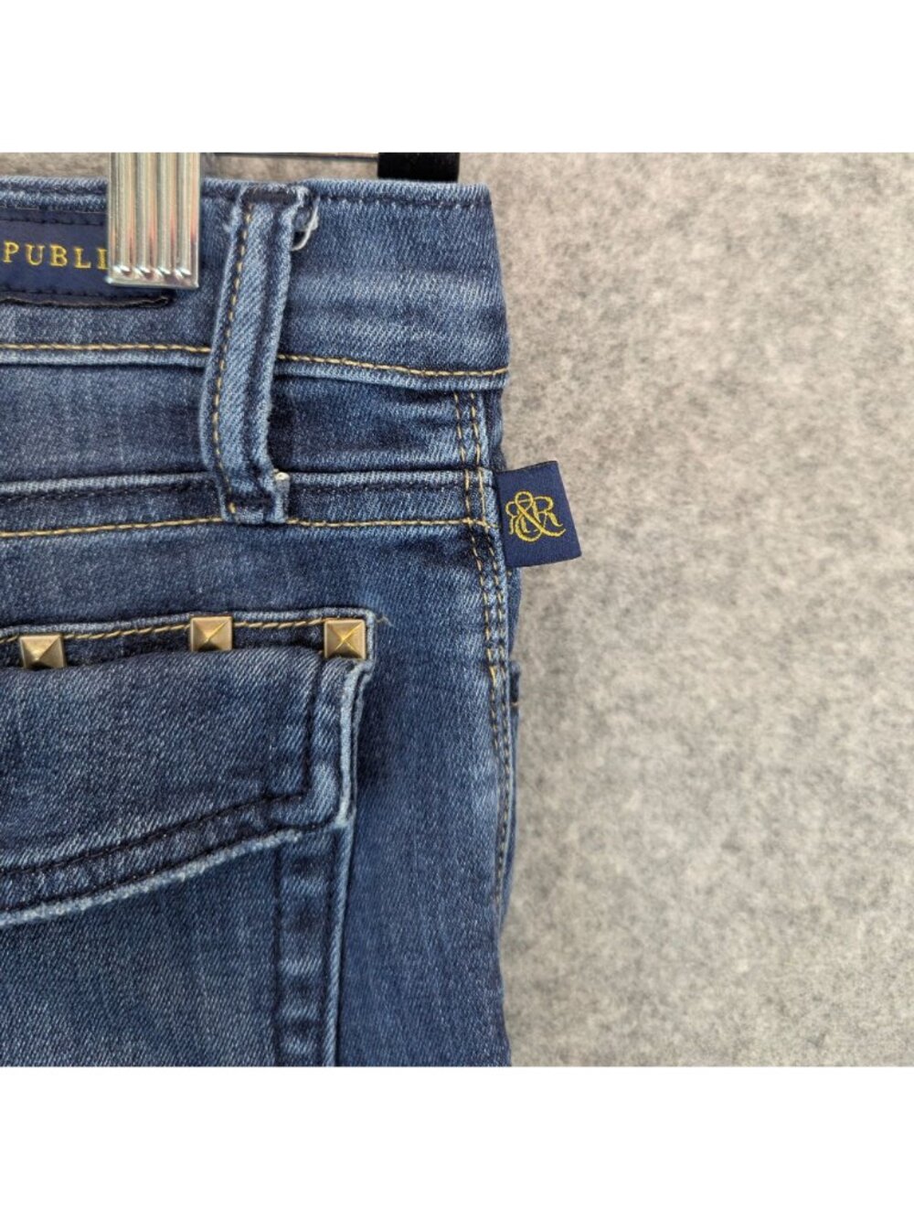 Rock & Republic Womens Size 12 Jeans Blue Denim Classic Fit Embellished Pockets - Picture 11 of 12